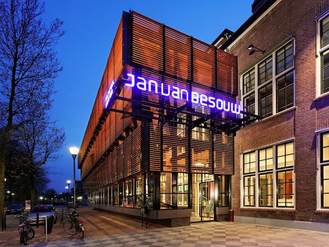 Langs het lange diepe water