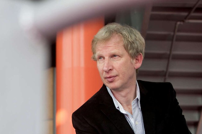 Distance – Meet & Greet